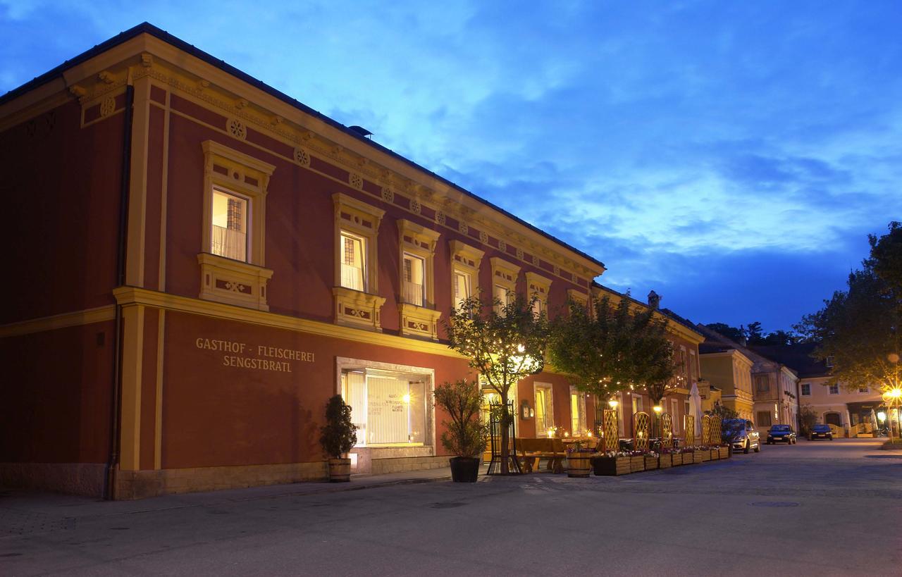 Landgasthof Sengstbratl Wallsee Exterior photo